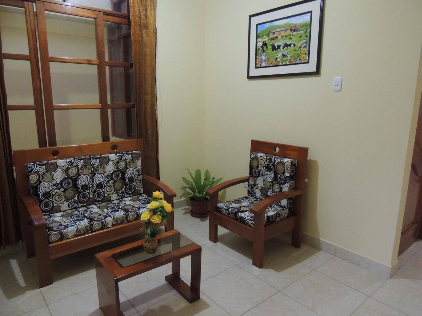 Hospedaje "Los Quetzales De Oxapampa" ภายนอก รูปภาพ